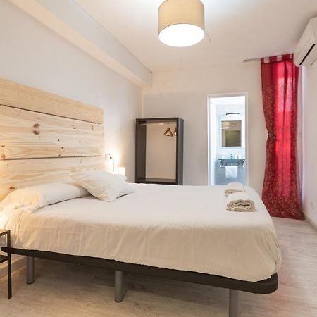 A Pousada Easy Sants By Bossh! (Adults Only) Barcelona Exterior foto