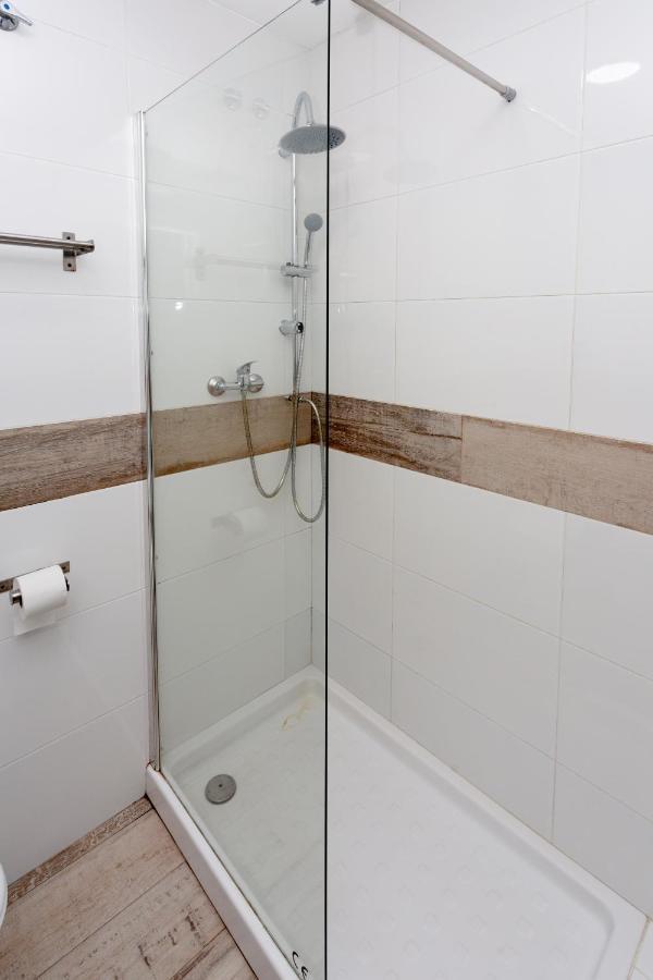 A Pousada Easy Sants By Bossh! (Adults Only) Barcelona Exterior foto