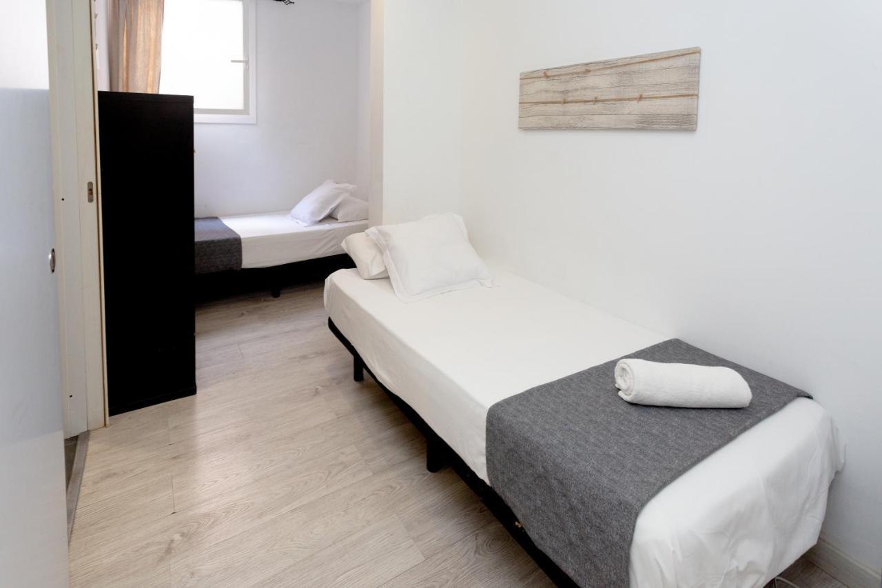 A Pousada Easy Sants By Bossh! (Adults Only) Barcelona Exterior foto